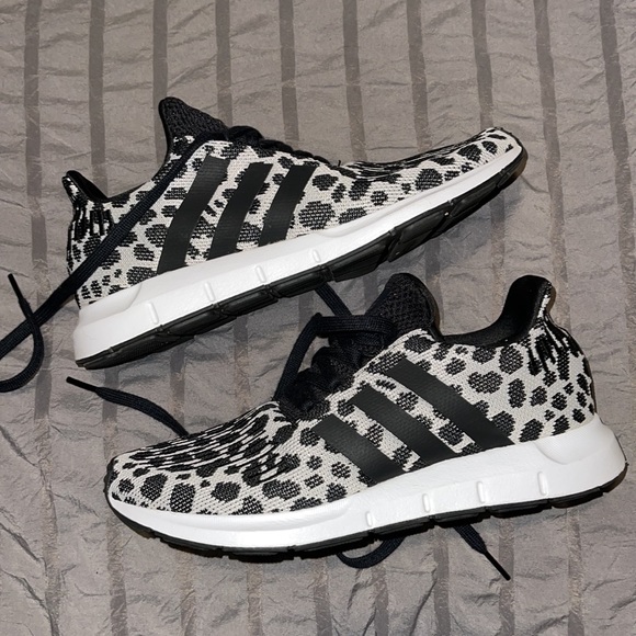 Adidas Sneakers - Picture 2 of 5